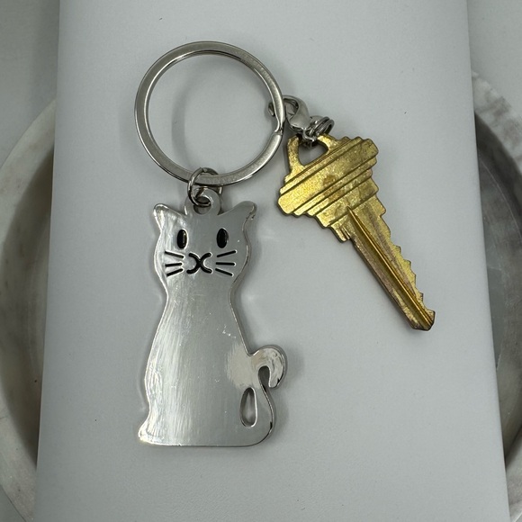 3/$15 Cute Chrome Cat Keychain - Picture 3 of 6